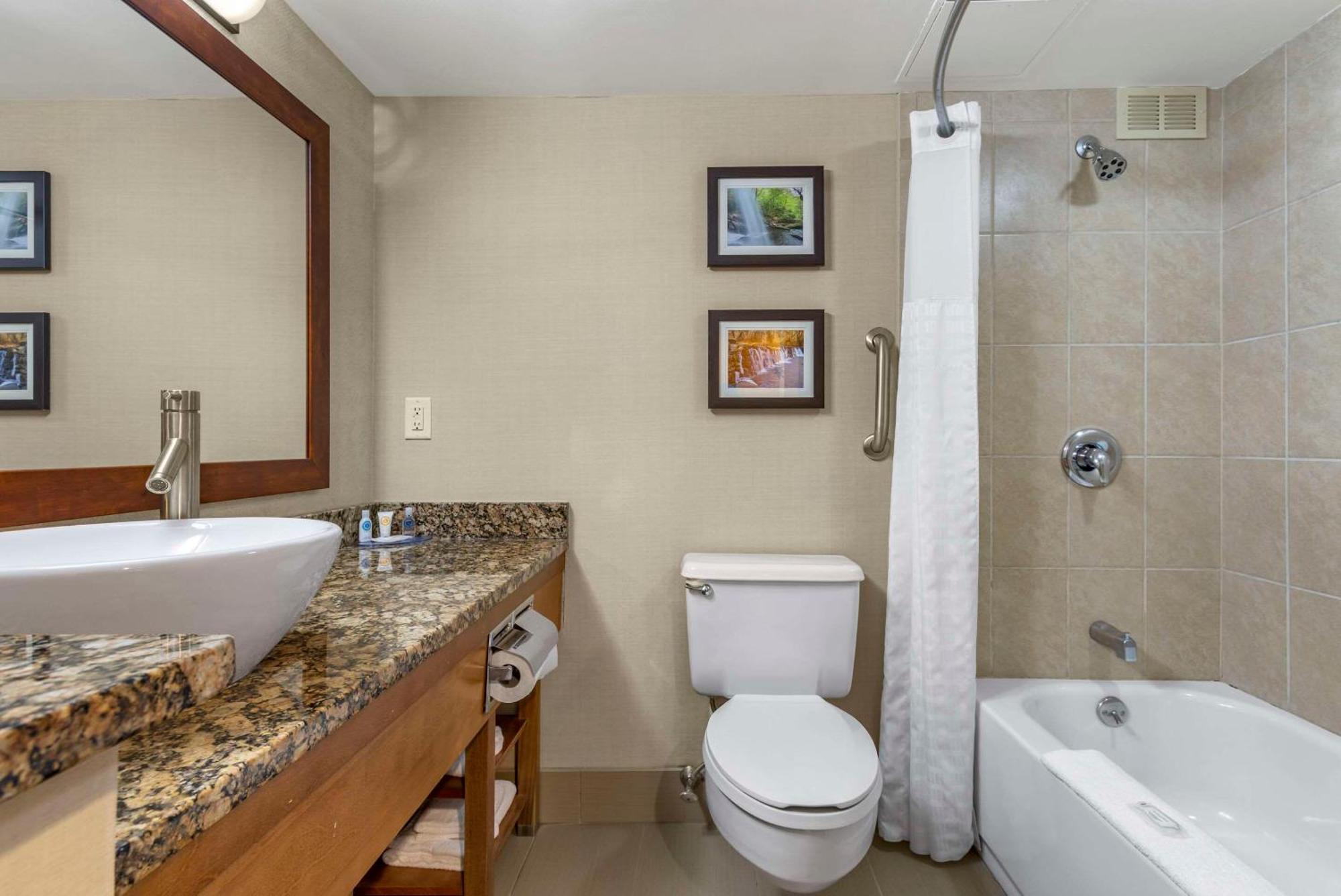 Comfort Inn & Suites Glen Mills - West Chester Exteriér fotografie